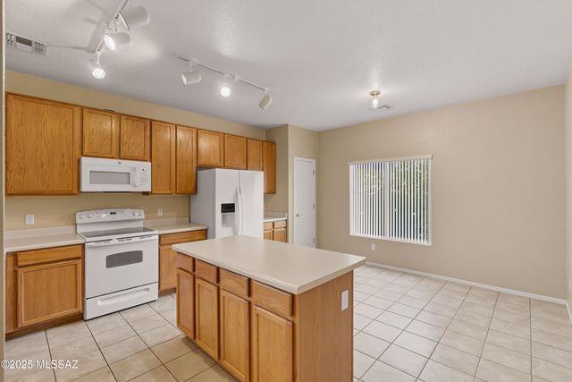 3647 E Mecate Road, Tucson, AZ 85739