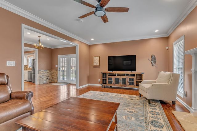 237 Dunwood Ct, Clarksville, TN 37043