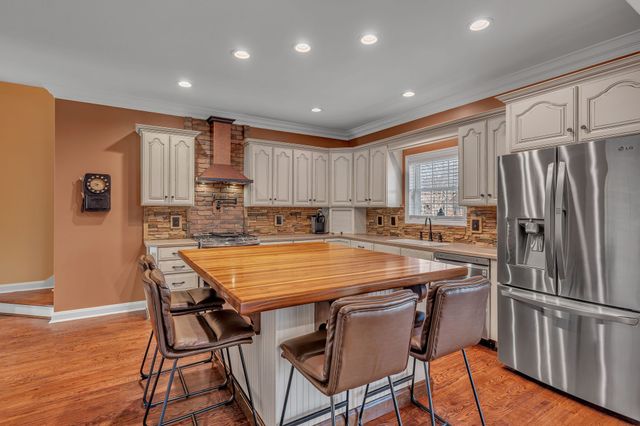 237 Dunwood Ct, Clarksville, TN 37043