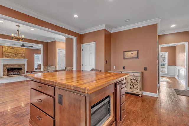 237 Dunwood Ct, Clarksville, TN 37043
