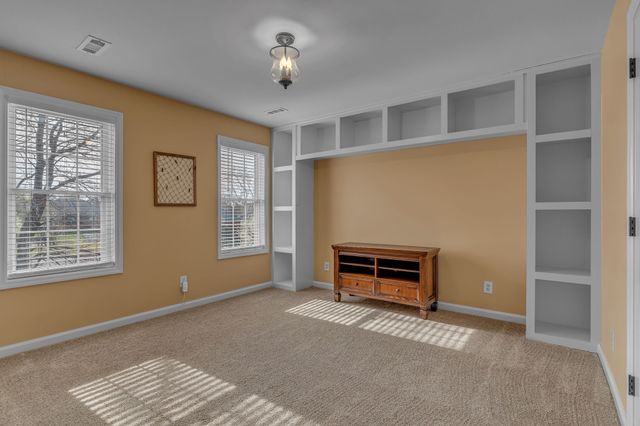 237 Dunwood Ct, Clarksville, TN 37043