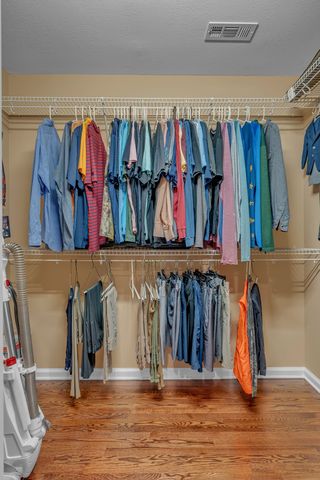 237 Dunwood Ct, Clarksville, TN 37043
