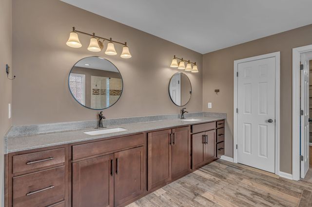 237 Dunwood Ct, Clarksville, TN 37043