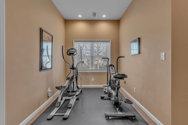 237 Dunwood Ct, Clarksville, TN 37043
