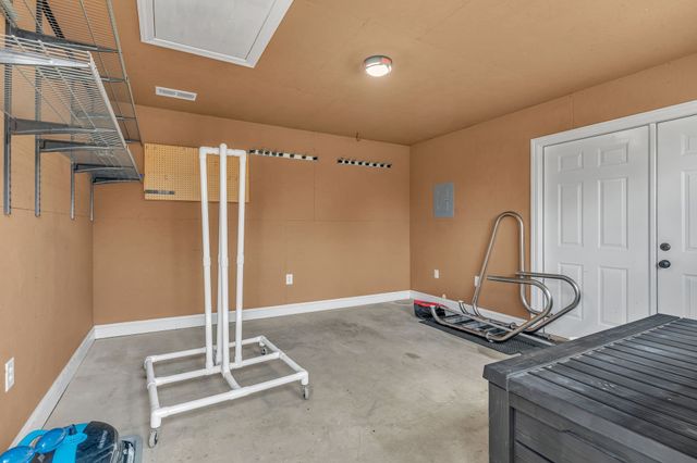 237 Dunwood Ct, Clarksville, TN 37043