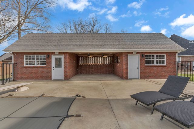 237 Dunwood Ct, Clarksville, TN 37043