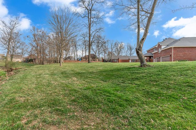 237 Dunwood Ct, Clarksville, TN 37043