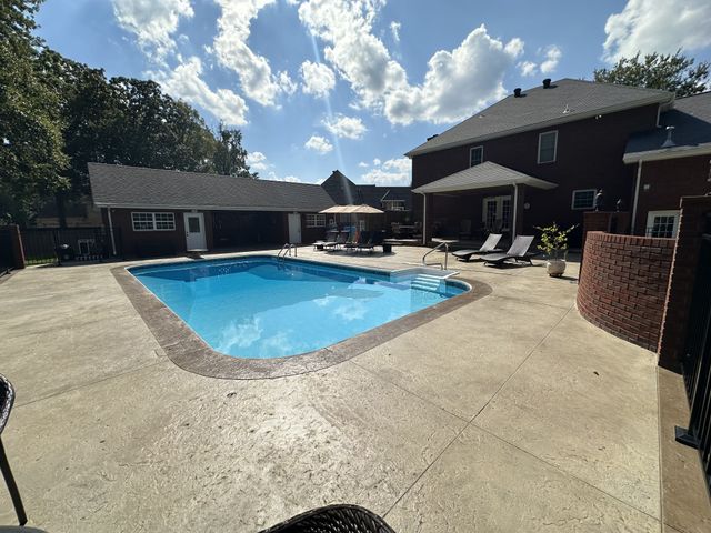 237 Dunwood Ct, Clarksville, TN 37043