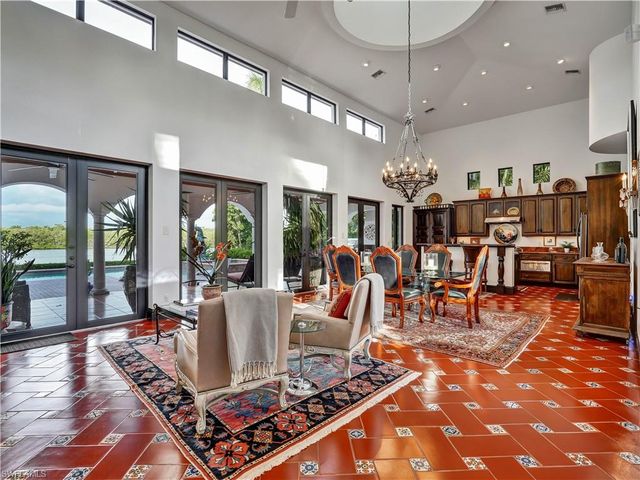 2535 Tarpon RD, Naples, FL 34102