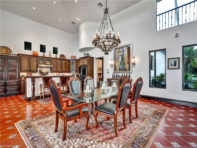 2535 Tarpon RD, Naples, FL 34102