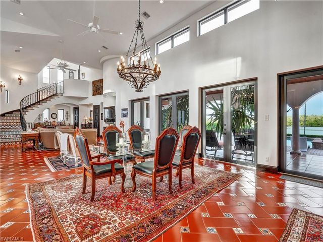 2535 Tarpon RD, Naples, FL 34102