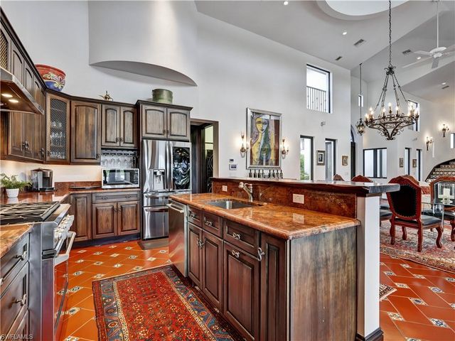 2535 Tarpon RD, Naples, FL 34102