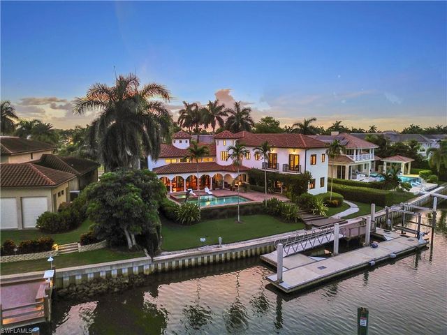 2535 Tarpon RD, Naples, FL 34102