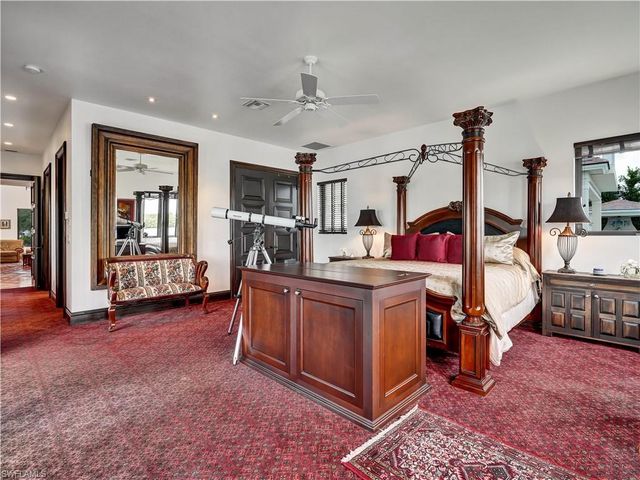 2535 Tarpon RD, Naples, FL 34102