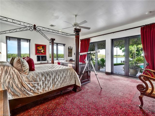 2535 Tarpon RD, Naples, FL 34102