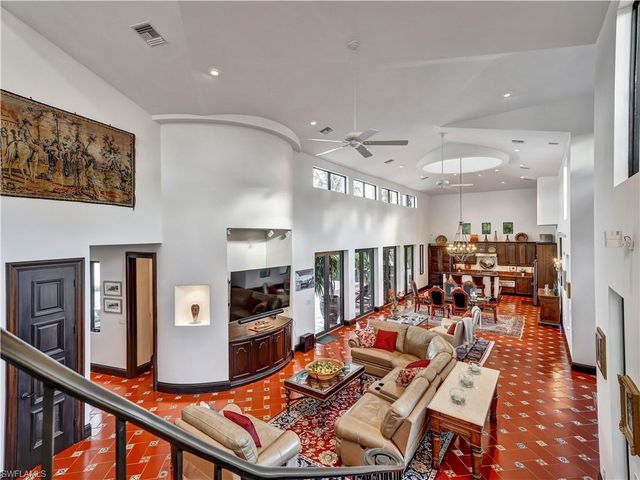 2535 Tarpon RD, Naples, FL 34102
