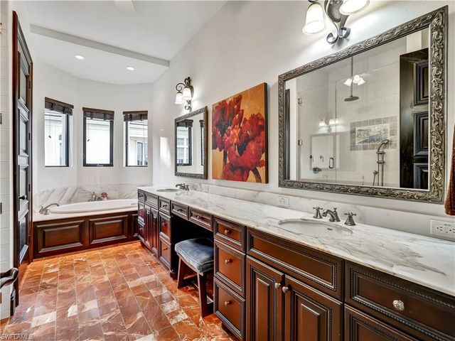 2535 Tarpon RD, Naples, FL 34102