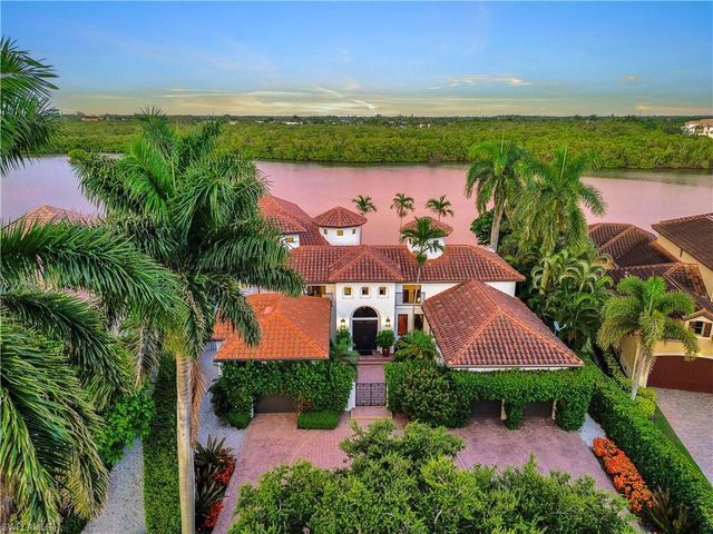 2535 Tarpon RD, Naples, FL 34102
