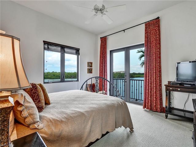 2535 Tarpon RD, Naples, FL 34102