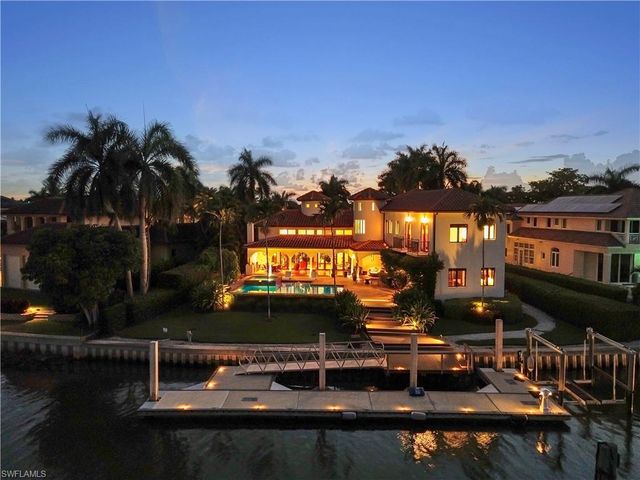2535 Tarpon RD, Naples, FL 34102