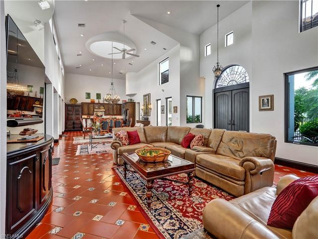 2535 Tarpon RD, Naples, FL 34102