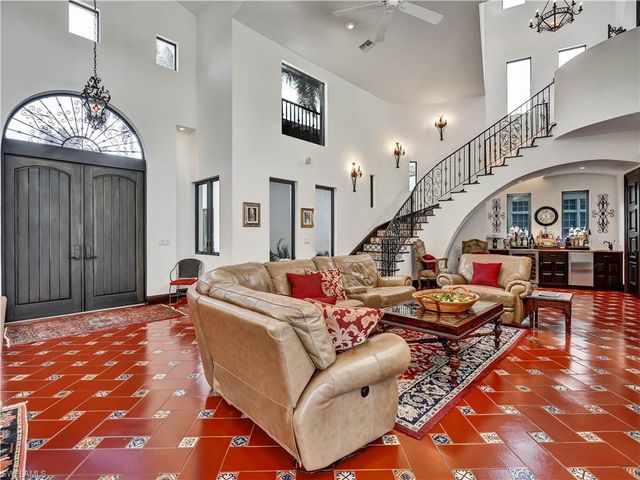 2535 Tarpon RD, Naples, FL 34102