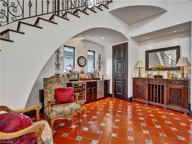 2535 Tarpon RD, Naples, FL 34102