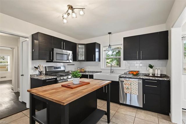 28 N Greenfield AVE, Hampton, VA 23666
