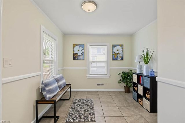 28 N Greenfield AVE, Hampton, VA 23666