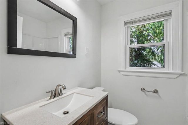 28 N Greenfield AVE, Hampton, VA 23666