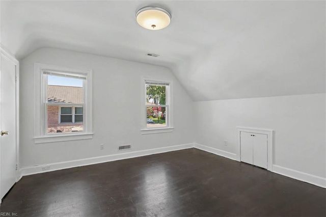 28 N Greenfield AVE, Hampton, VA 23666