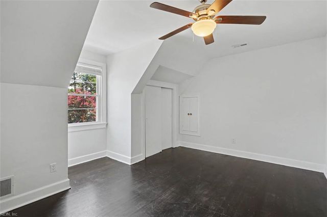28 N Greenfield AVE, Hampton, VA 23666