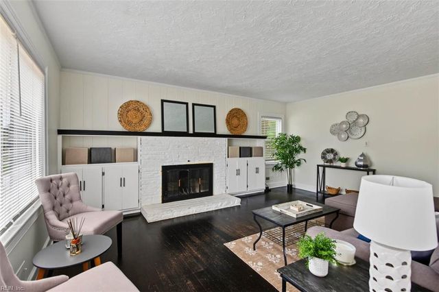 28 N Greenfield AVE, Hampton, VA 23666