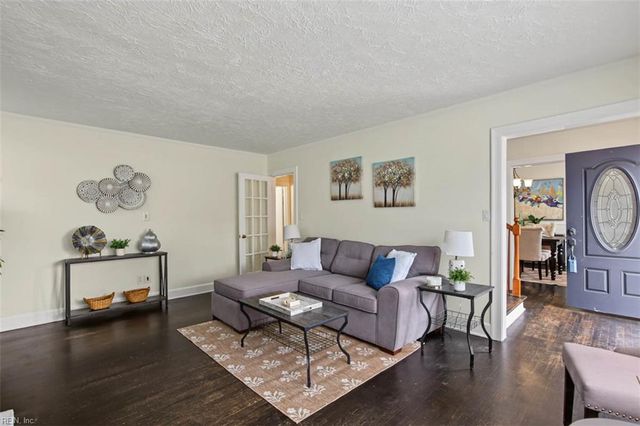 28 N Greenfield AVE, Hampton, VA 23666