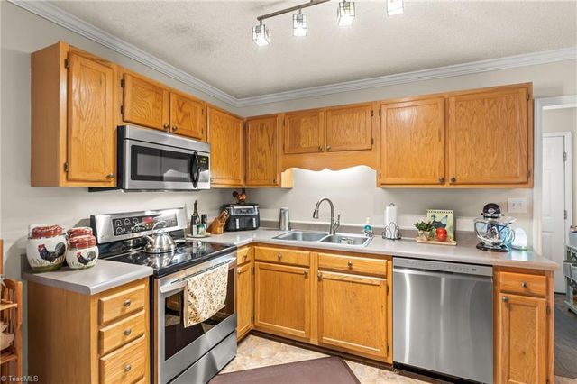 111 Duncan Drive, Thomasville, NC 27360