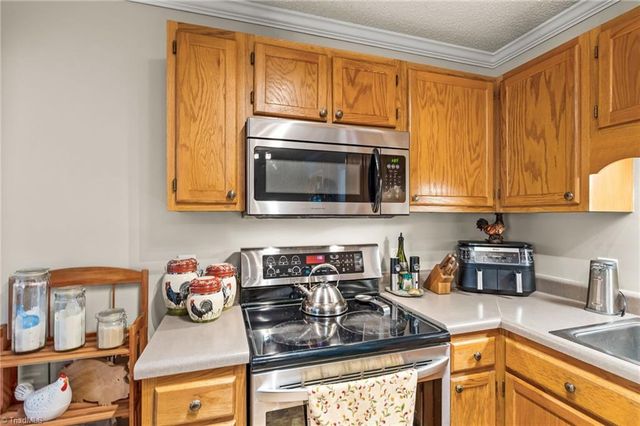 111 Duncan Drive, Thomasville, NC 27360