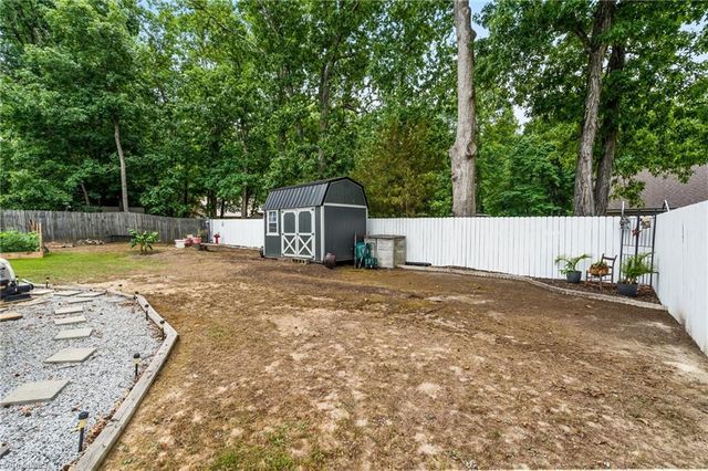 111 Duncan Drive, Thomasville, NC 27360