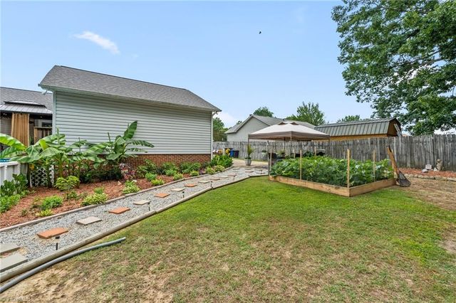 111 Duncan Drive, Thomasville, NC 27360