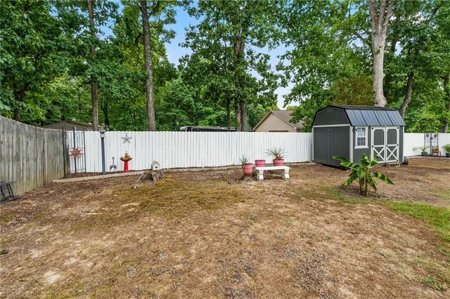111 Duncan Drive, Thomasville, NC 27360
