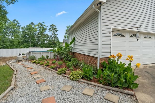 111 Duncan Drive, Thomasville, NC 27360