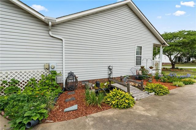 111 Duncan Drive, Thomasville, NC 27360