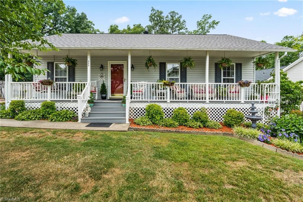 111 Duncan Drive, Thomasville, NC 27360