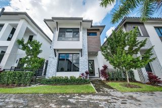 8120 NW 43rd St, Doral, FL 33166