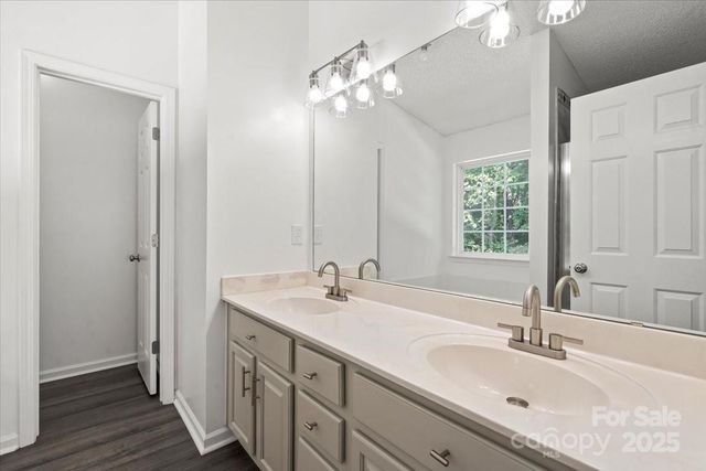 2008 Waters Trail Drive, Charlotte, NC 28216