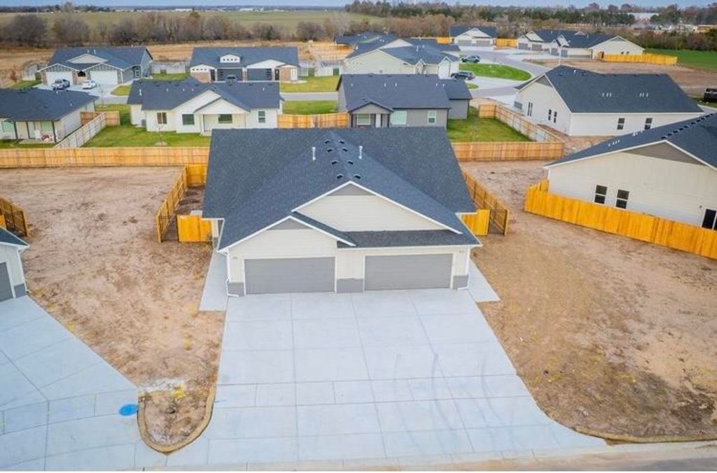 448 Trails Head Ct, Goddard, KS 67052