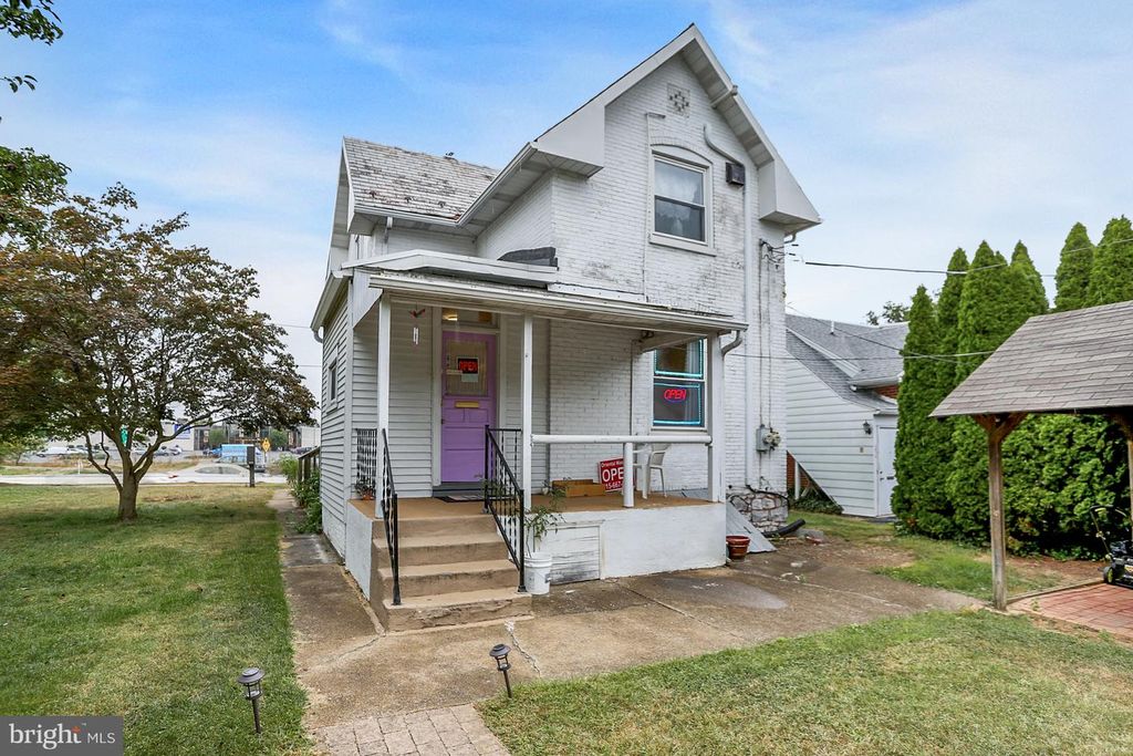 411 S 32ND ST, Camp Hill, PA 17011