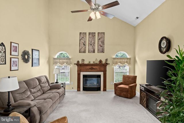 6 DOUGLAS LN, Lumberton, NJ 08048