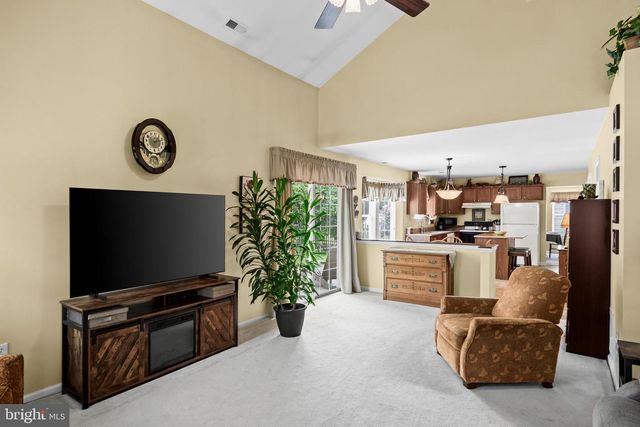 6 DOUGLAS LN, Lumberton, NJ 08048