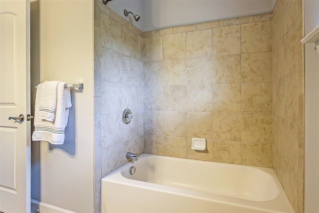 5535 Arbor Chase Drive, Ann Arbor, MI 48103