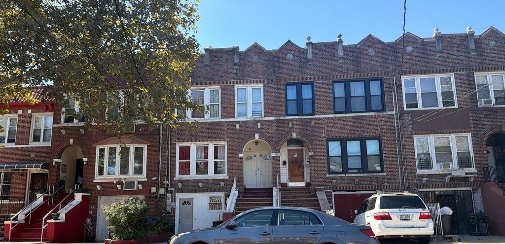 98 E 56TH Street, New York City, NY 11203